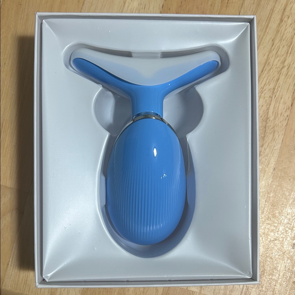 Facial Toning Device - Blue - Picture 2 of 3